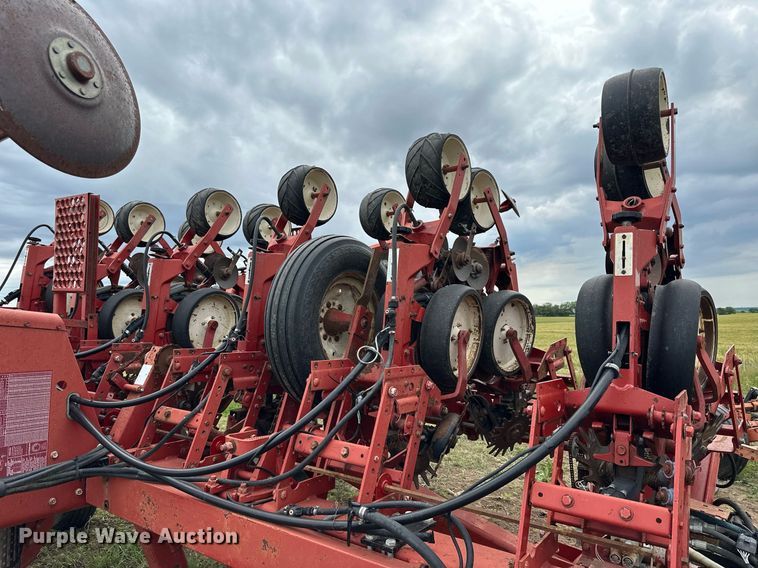 image for item KL9047 International 800 Cyclo Air  planter