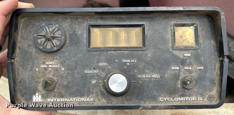 image for item KL9047 International 800 Cyclo Air  planter