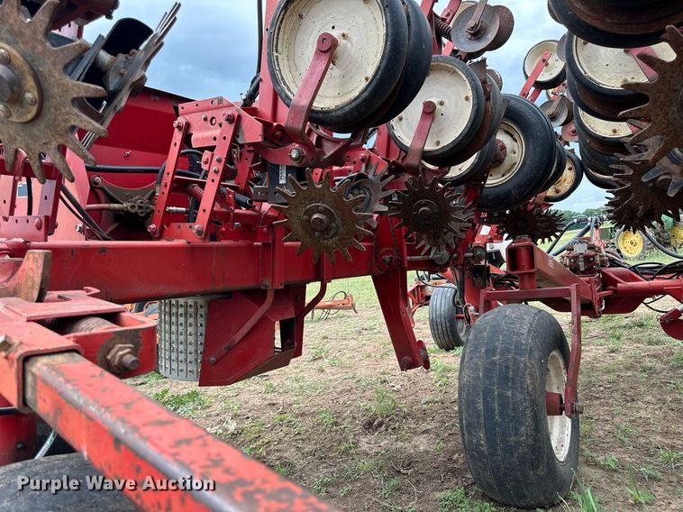 image for item KL9047 International 800 Cyclo Air  planter