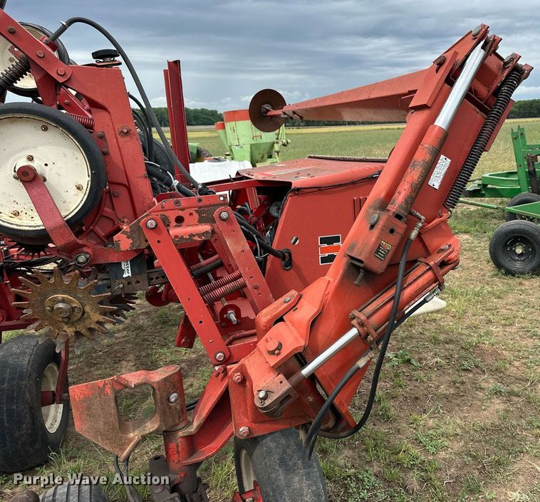 image for item KL9047 International 800 Cyclo Air  planter