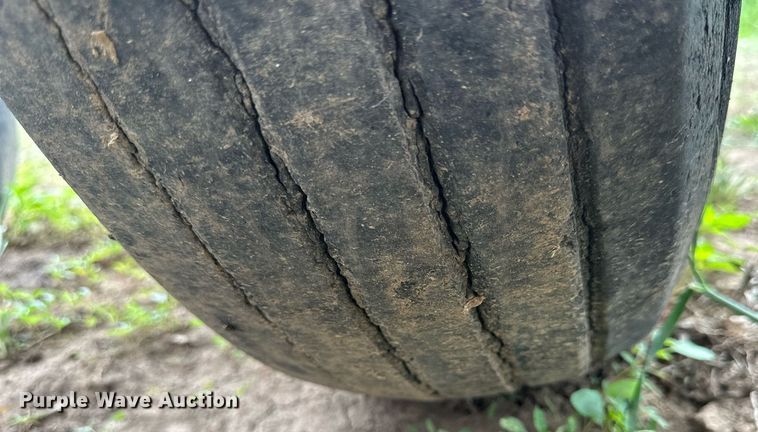 image for item KL9047 International 800 Cyclo Air  planter