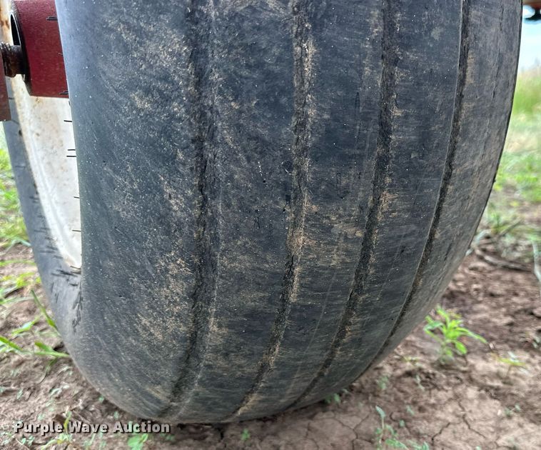 image for item KL9047 International 800 Cyclo Air  planter