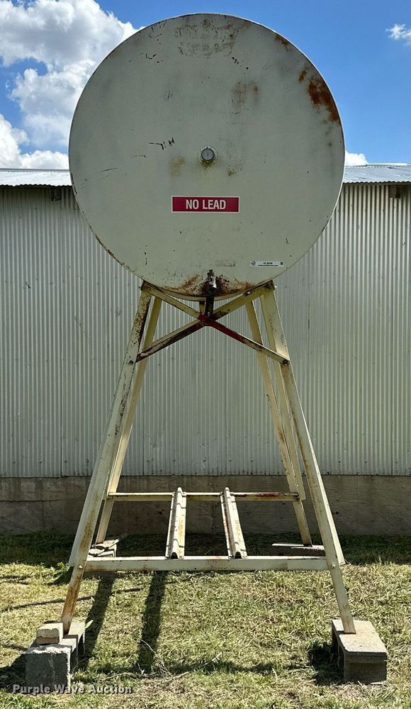 image for item KL9056 Fuel tank