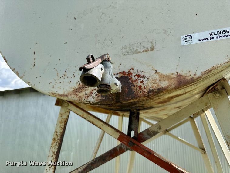 image for item KL9056 Fuel tank