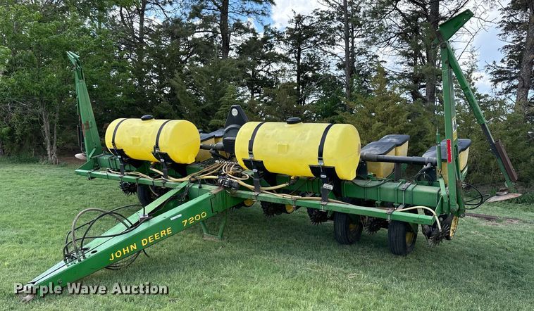 image for item KL9058 John Deere 7200 MaxEmerge 2  planter
