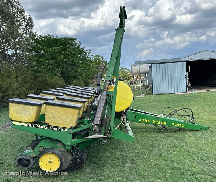 image for item KL9058 John Deere 7200 MaxEmerge 2  planter