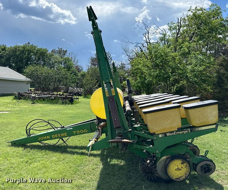 image for item KL9058 John Deere 7200 MaxEmerge 2  planter