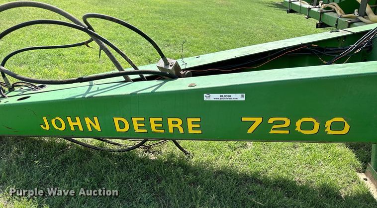 image for item KL9058 John Deere 7200 MaxEmerge 2  planter