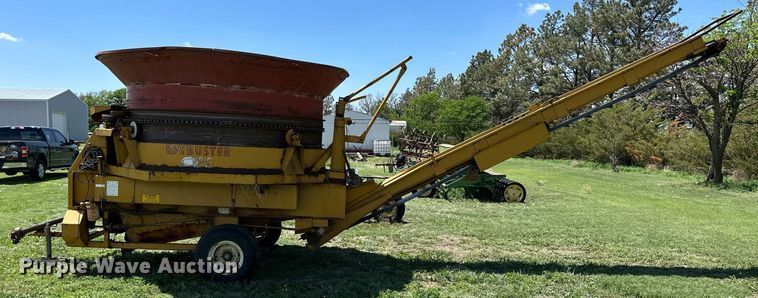 image for item KL9059 HayBuster H-1000  bale processor