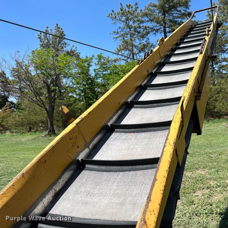 image for item KL9059 HayBuster H-1000  bale processor