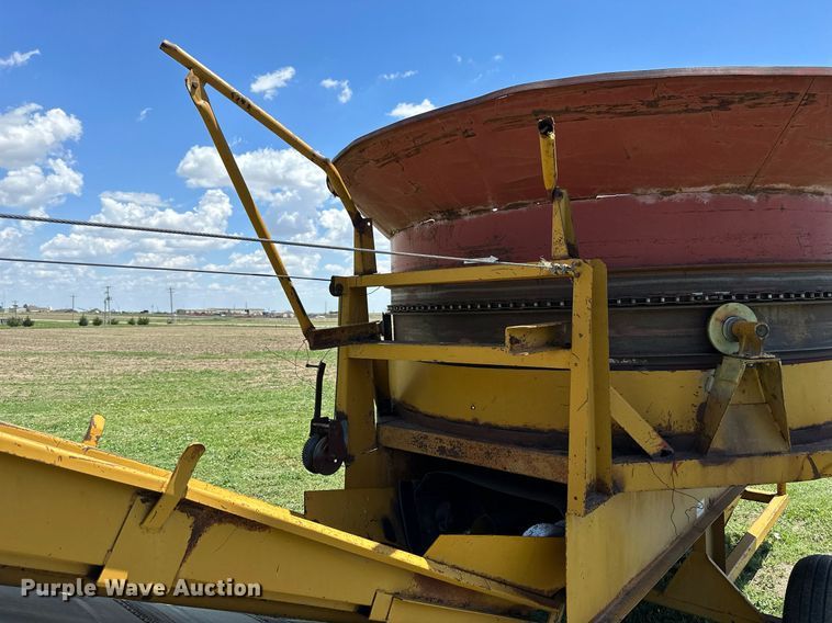 image for item KL9059 HayBuster H-1000  bale processor