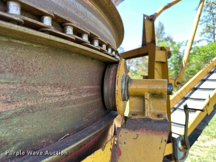 image for item KL9059 HayBuster H-1000  bale processor