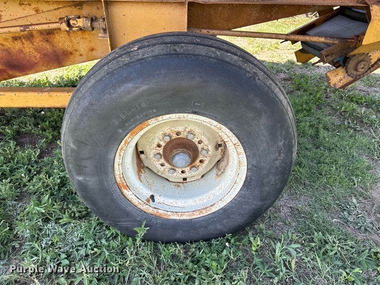 image for item KL9059 HayBuster H-1000  bale processor