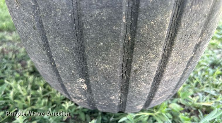 image for item KL9059 HayBuster H-1000  bale processor