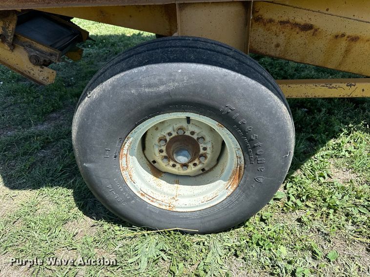 image for item KL9059 HayBuster H-1000  bale processor