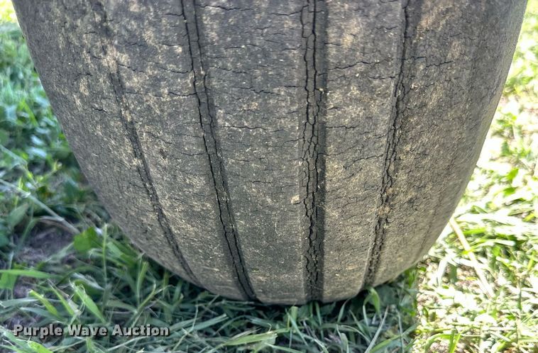 image for item KL9059 HayBuster H-1000  bale processor