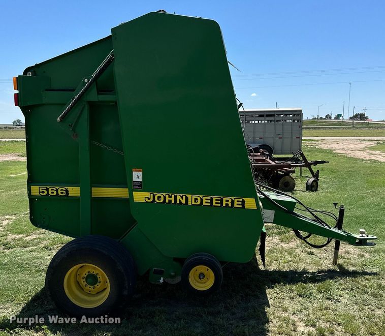 image for item KL9060 1999 John Deere 566  round baler