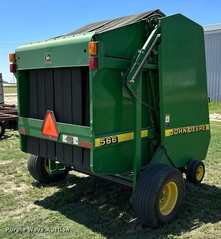 image for item KL9060 1999 John Deere 566  round baler