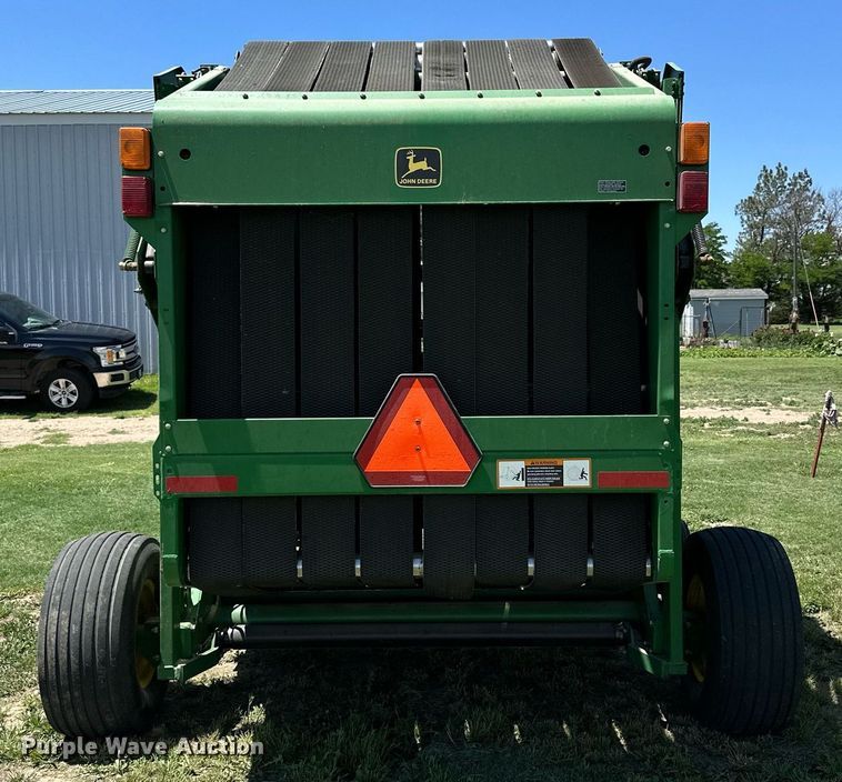 image for item KL9060 1999 John Deere 566  round baler