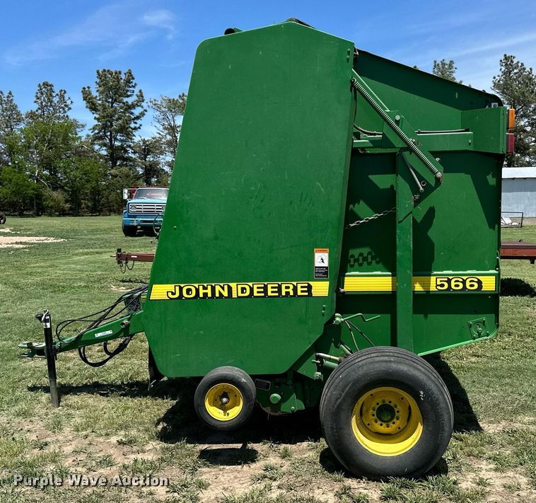 image for item KL9060 1999 John Deere 566  round baler