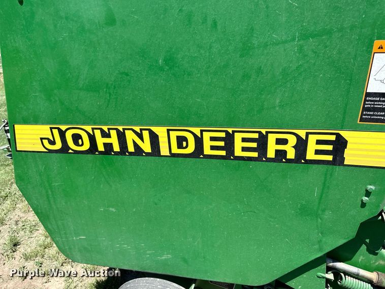 image for item KL9060 1999 John Deere 566  round baler