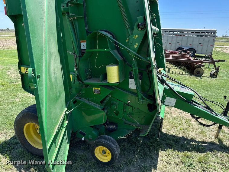 image for item KL9060 1999 John Deere 566  round baler
