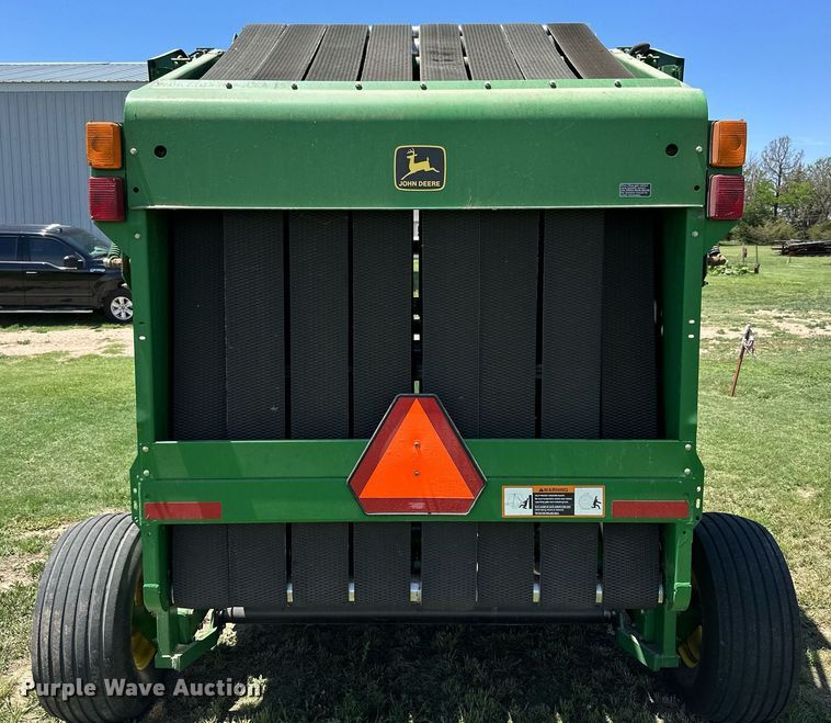 image for item KL9060 1999 John Deere 566  round baler