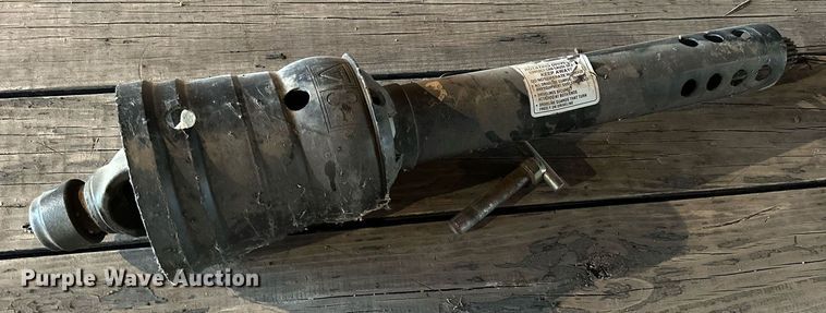 image for item KL9060 1999 John Deere 566  round baler