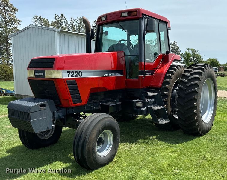 image for item KL9064 1994 Case IH 7220  tractor