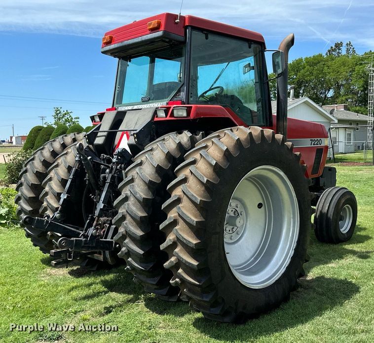 image for item KL9064 1994 Case IH 7220  tractor
