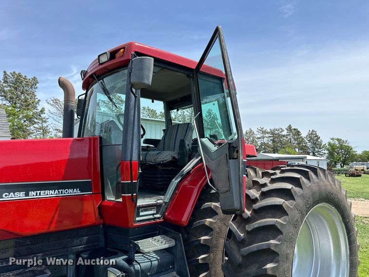 image for item KL9064 1994 Case IH 7220  tractor