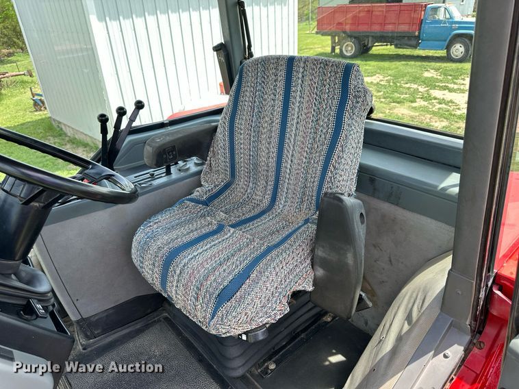 image for item KL9064 1994 Case IH 7220  tractor