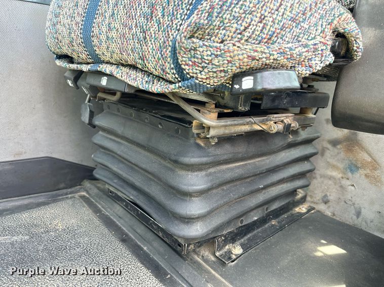 image for item KL9064 1994 Case IH 7220  tractor