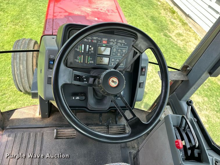 image for item KL9064 1994 Case IH 7220  tractor