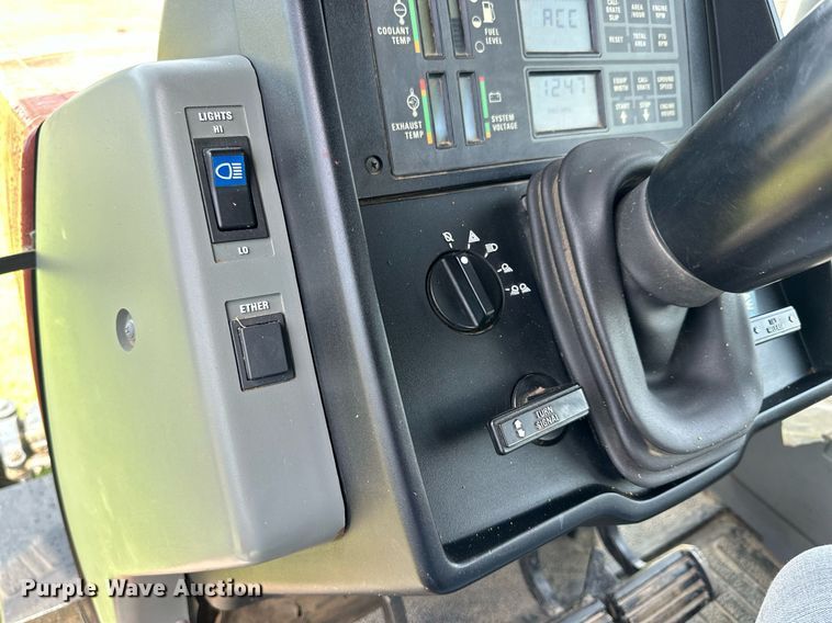 image for item KL9064 1994 Case IH 7220  tractor