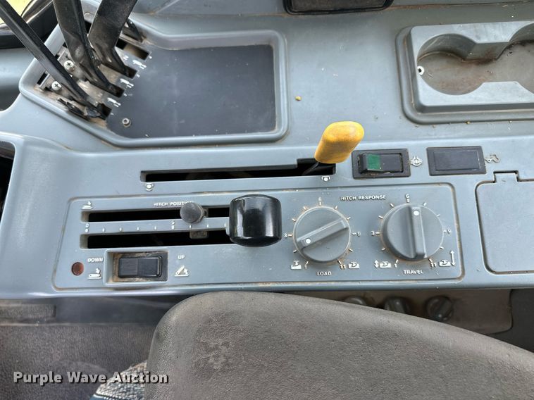 image for item KL9064 1994 Case IH 7220  tractor