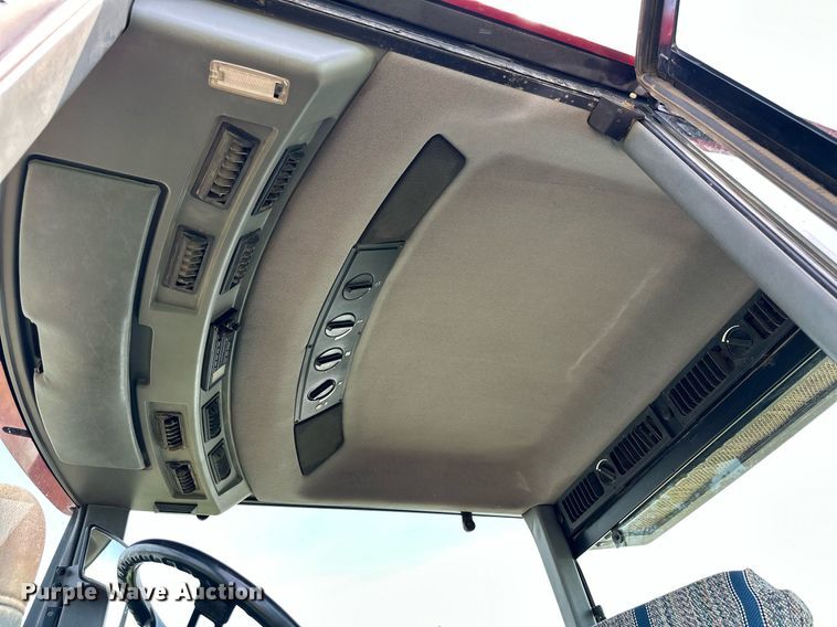 image for item KL9064 1994 Case IH 7220  tractor