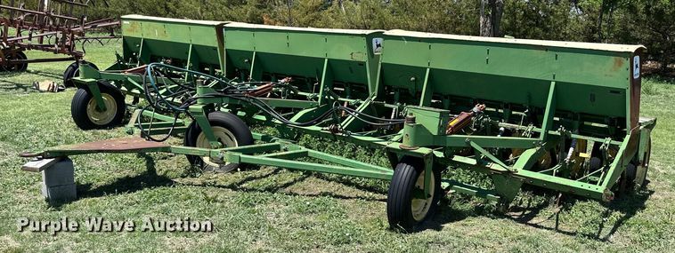 image for item KL9067 (3) John Deere LZ812 hoe grain drills