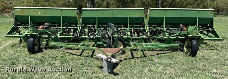 image for item KL9067 (3) John Deere LZ812 hoe grain drills