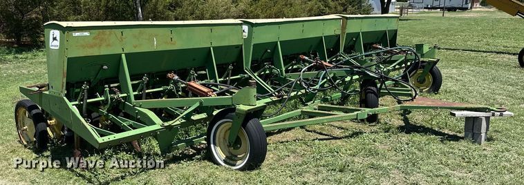 image for item KL9067 (3) John Deere LZ812 hoe grain drills