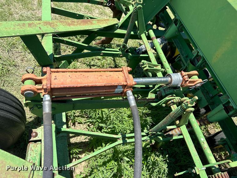 image for item KL9067 (3) John Deere LZ812 hoe grain drills