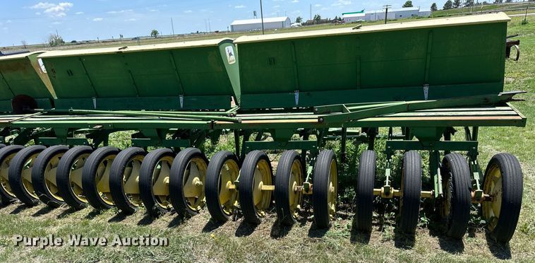 image for item KL9067 (3) John Deere LZ812 hoe grain drills