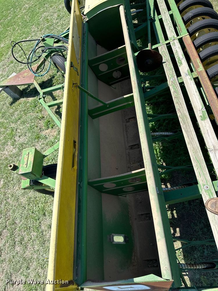 image for item KL9067 (3) John Deere LZ812 hoe grain drills