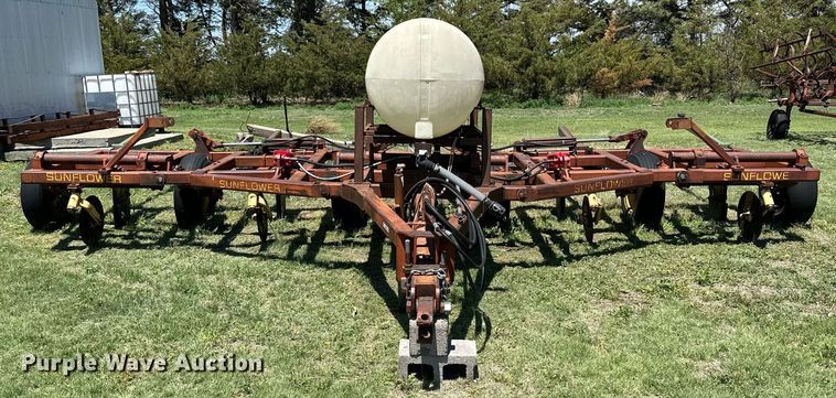 image for item KL9068 Sunflower H24  sweep plow