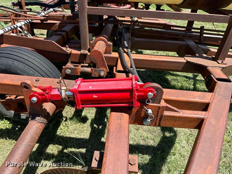 image for item KL9068 Sunflower H24  sweep plow