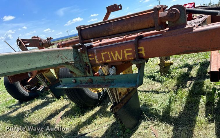 image for item KL9068 Sunflower H24  sweep plow