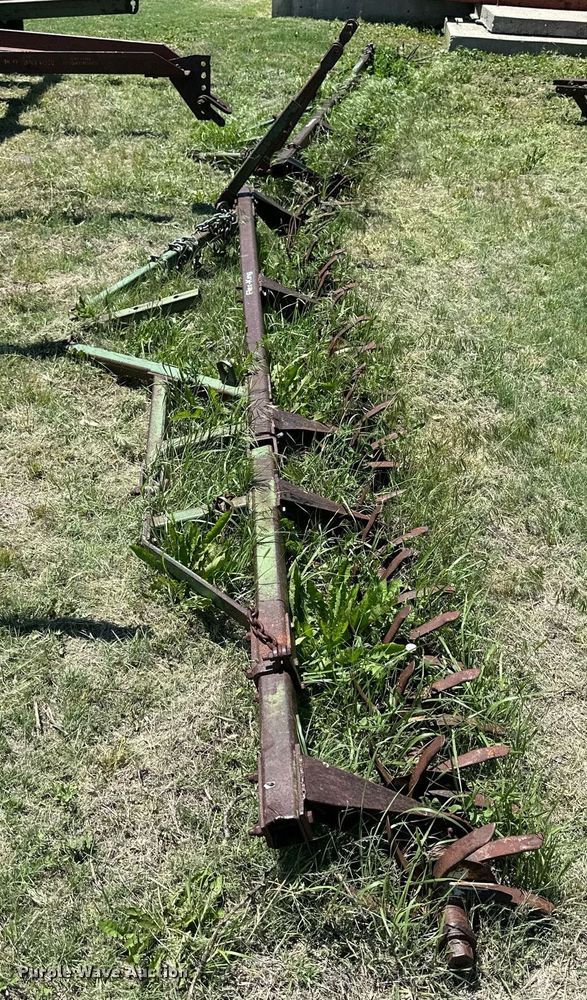 image for item KL9068 Sunflower H24  sweep plow