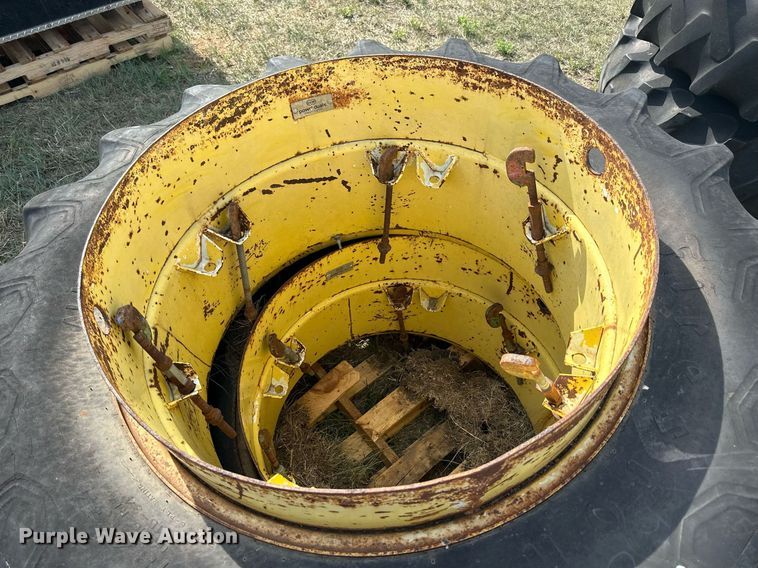 image for item KL9076 (4) tires