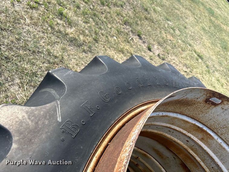 image for item KL9076 (4) tires