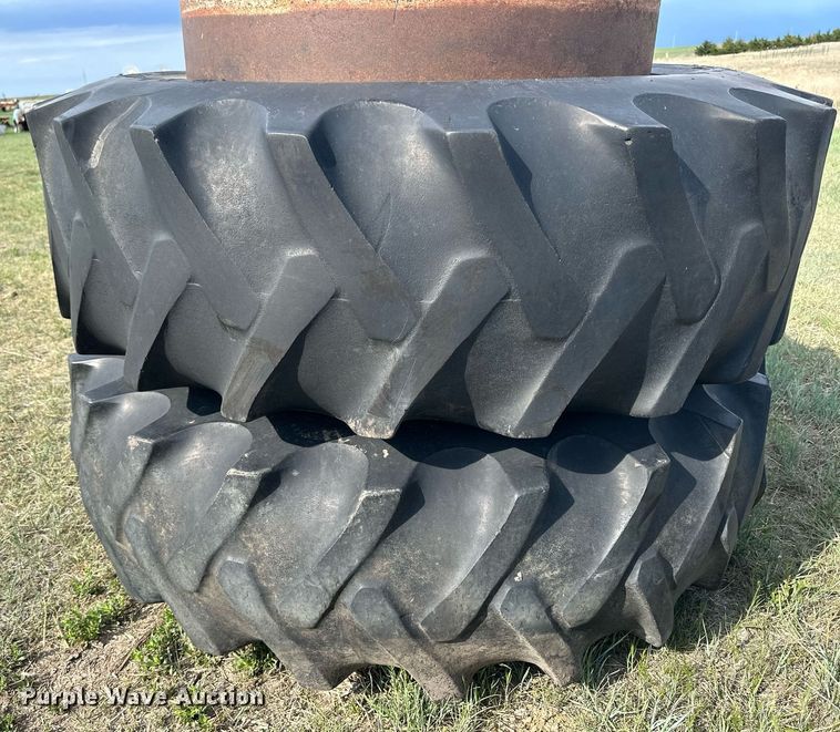 image for item KL9076 (4) tires